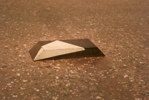 Steel floorpiece, Richard Nonas, 1985