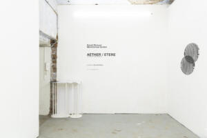 Installation view, AETHER / ETERE La presenza dell’assente, ingresso