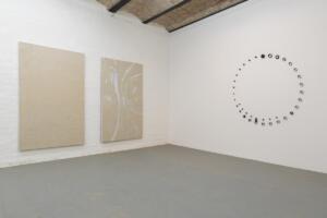 (in)visible field - space as energy, 2022 (installation view). Photo by Sergio Martucci.