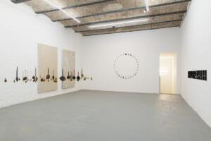 (in)visible field - space as energy, 2022 (installation view). Photo by Sergio Martucci.