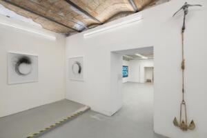 (in)visible field - space as energy, 2022 (installation view). Photo by Sergio Martucci.