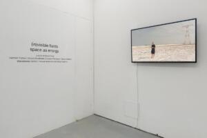 (in)visible field - space as energy, 2022 (installation view). Photo by Sergio Martucci.