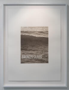 David Rickard, Channel (BROKEN GLASS), 2022, acqua della Manica e inchiostro su carta, 56 x 76 cm