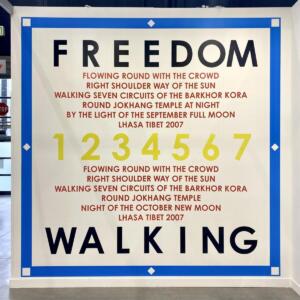 Hamish Fulton, Freedom walking. Lhasa Tibet. 2017, wall text, vinyl, 400 x 400 cm